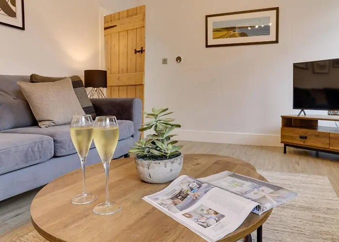 Beam End Snainton - Modern 2-Bedroom Stone Cottage