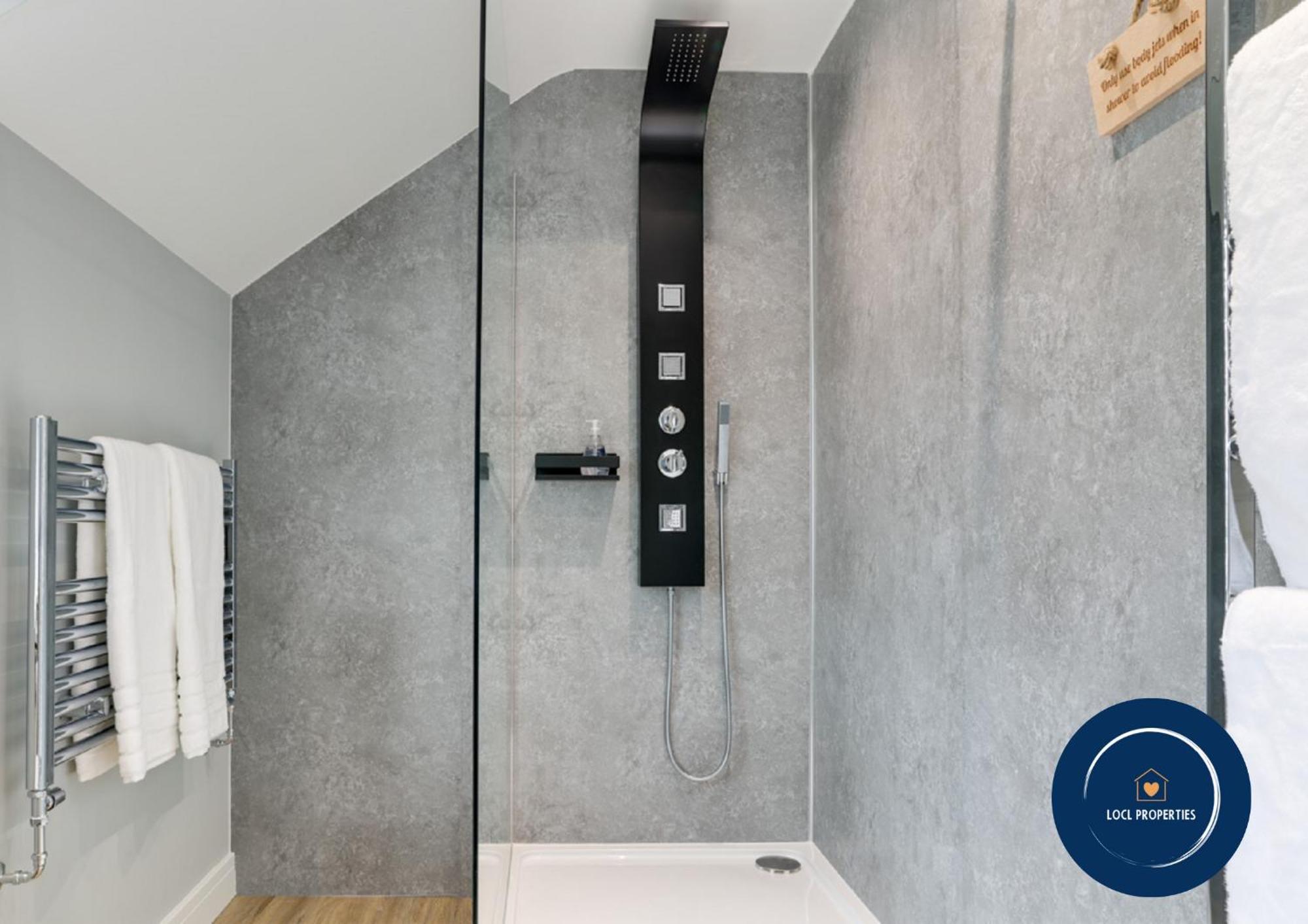 Beam End - Modern 2-bedroom Stone Holiday home *