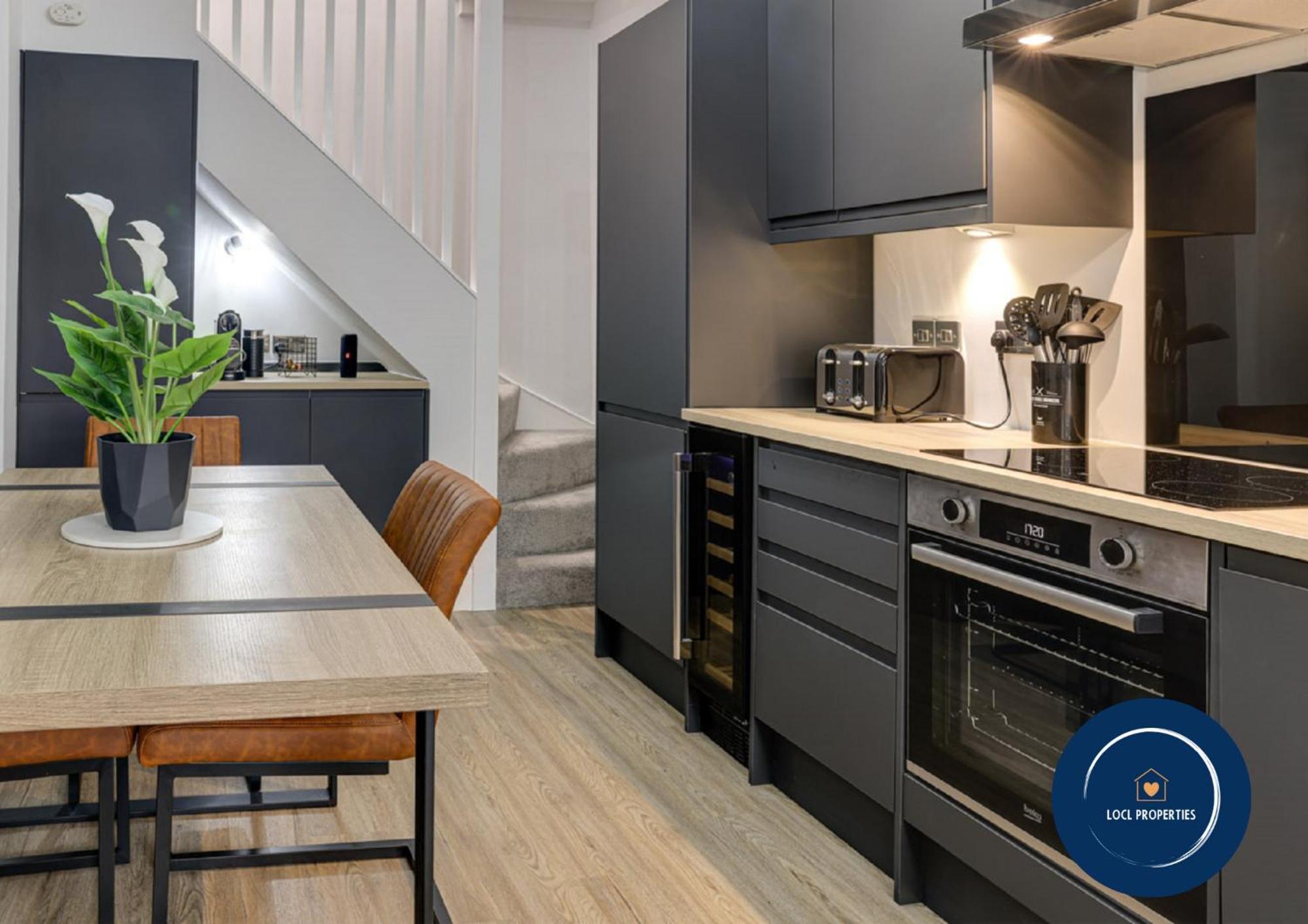 Beam End - Modern 2-bedroom Stone Snainton