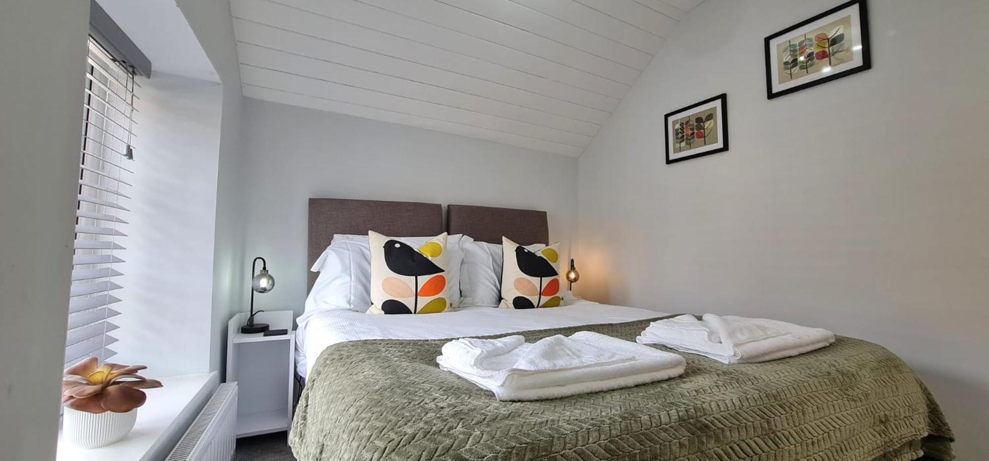 Beam End - Modern 2-bedroom Stone Snainton
