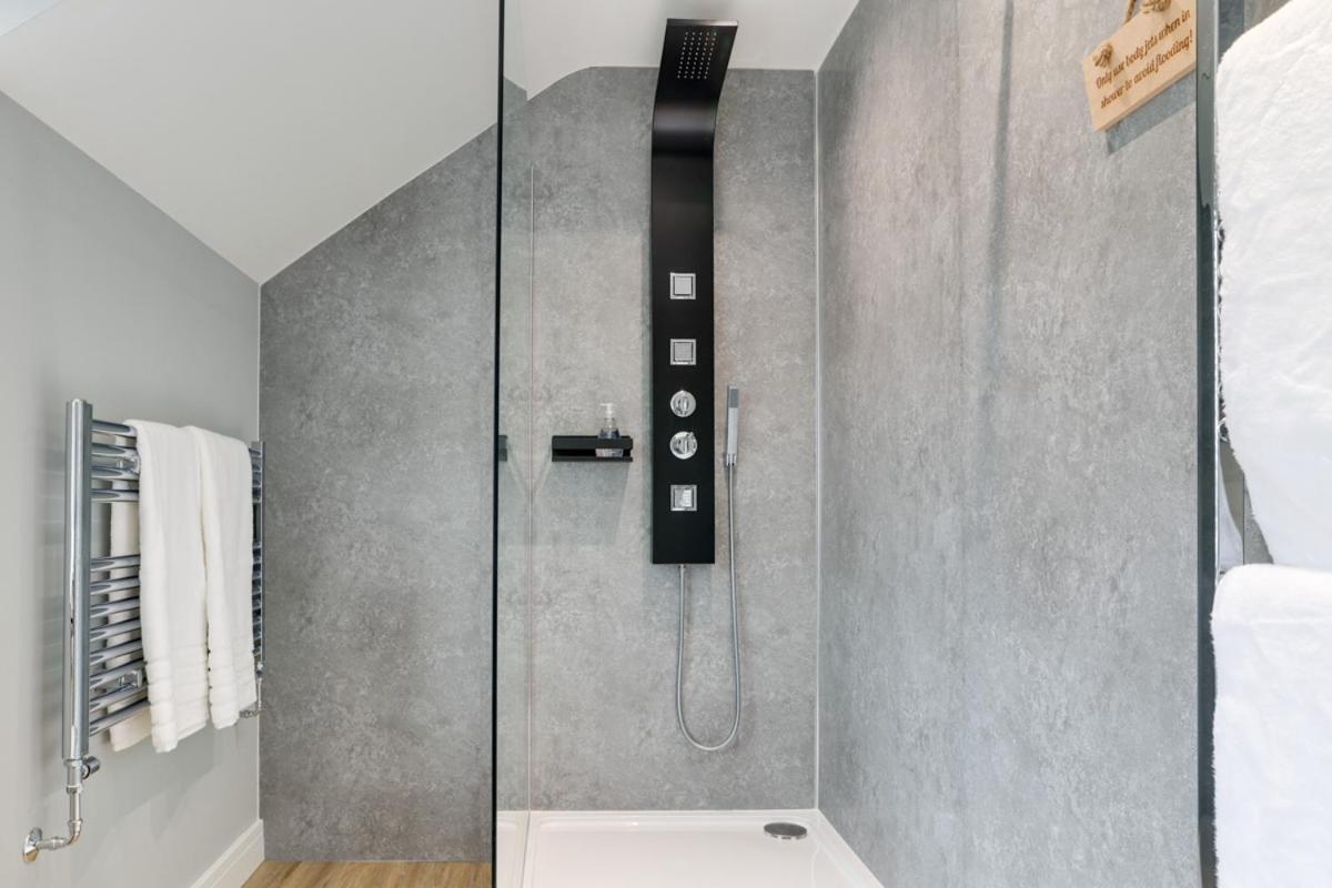 Beam End - Modern 2-bedroom Stone Holiday home Snainton