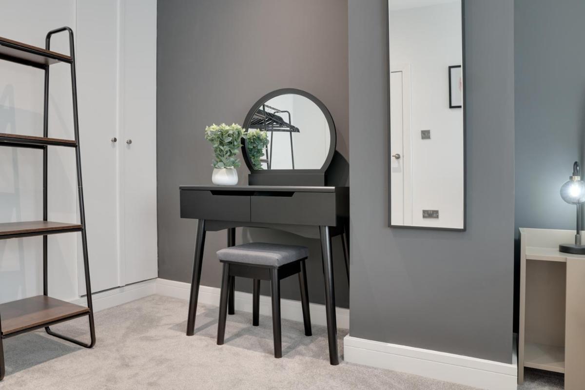 Beam End - Modern 2-bedroom Stone